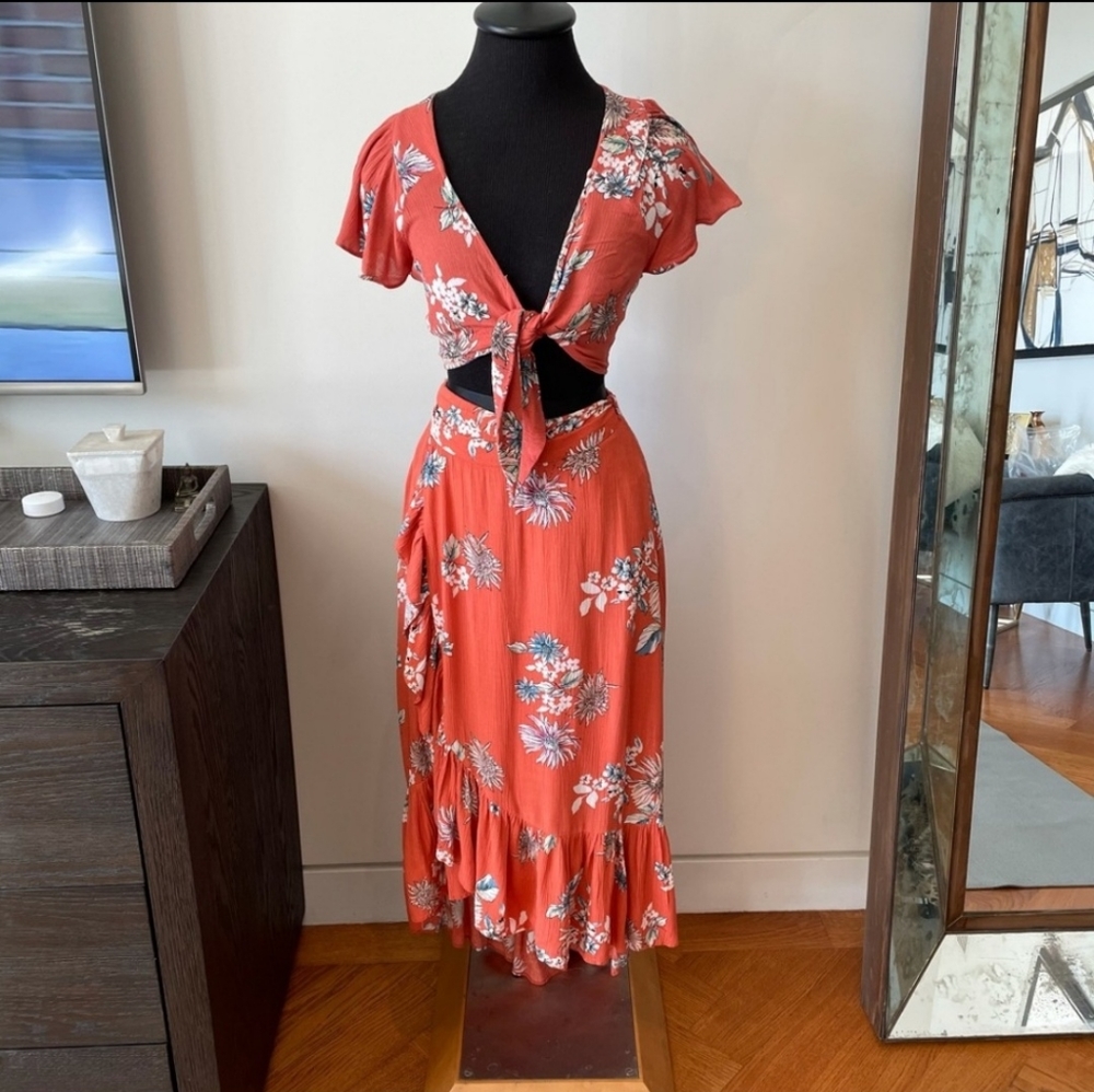 Two Piece Set - Picture 2 of 5